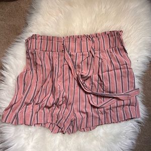 Ambiance shorts, size L